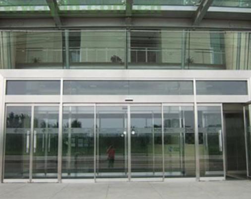 自動門